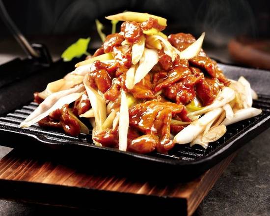Stir- Fried Beef With Scallions 葱爆小牛肉